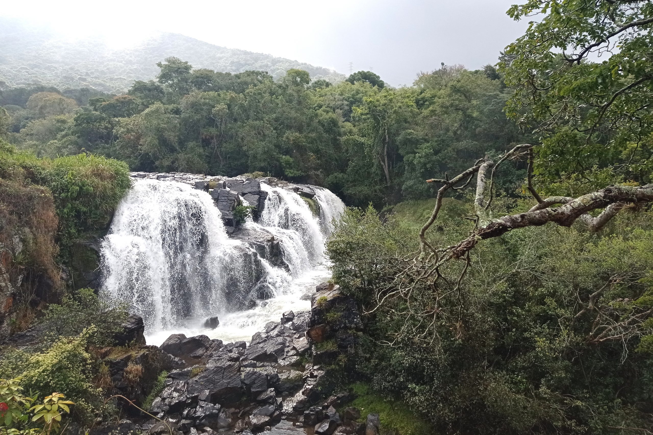 Poços de Caldas (MG) - Cachoeira Véu das Noivas